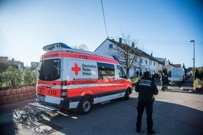 Nuertingen-Raidwangen: Verpuffung in Oelofen loest Feuerwehreinsatz aus - 1 Person verletzt